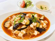 ナスとモッツァレラチーズのトマトパスタ