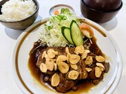 にんにくたっぷりトンテキ定食