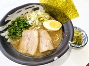 豚骨しょうゆラーメン